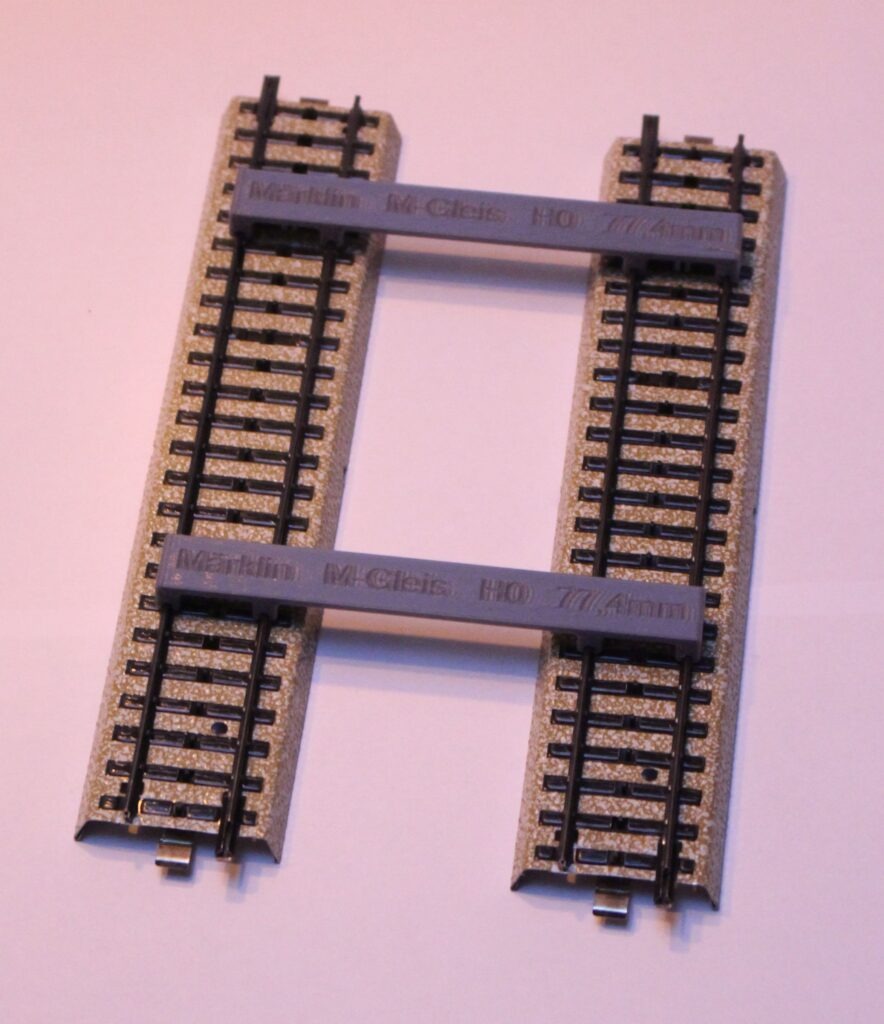 Parallelgleislehre, Gleisabstandslehre, passend für Märklin C/M/K-Gleise H0
